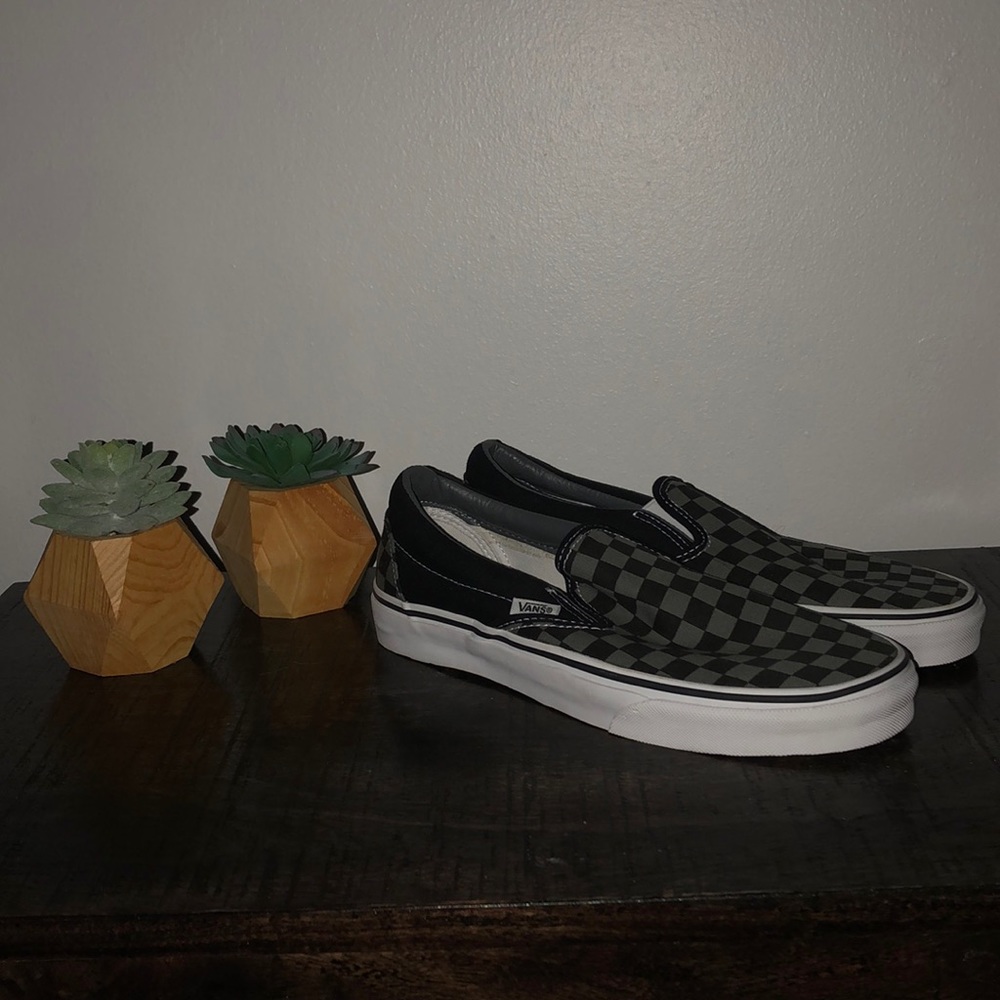 Black and grey Vans